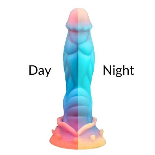 Luminous Alien Invader Dildo from Online Poppers